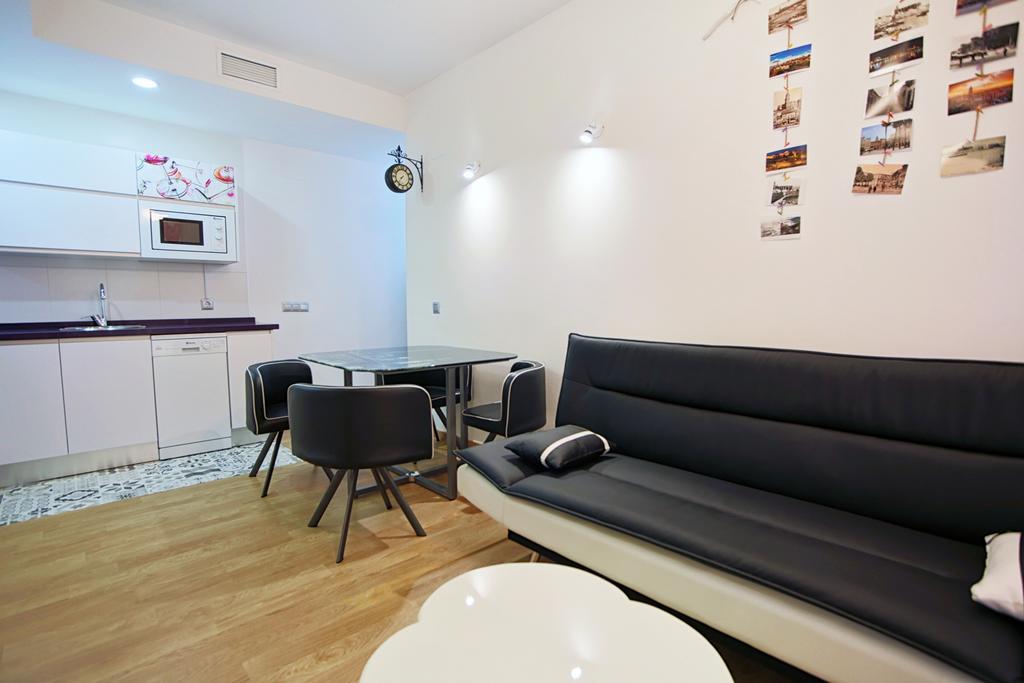 Apartamentos Momas La Casa De Mama Málaga Eksteriør bilde
