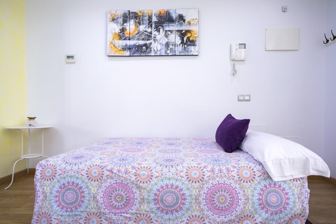 Apartamentos Momas La Casa De Mama Málaga Eksteriør bilde