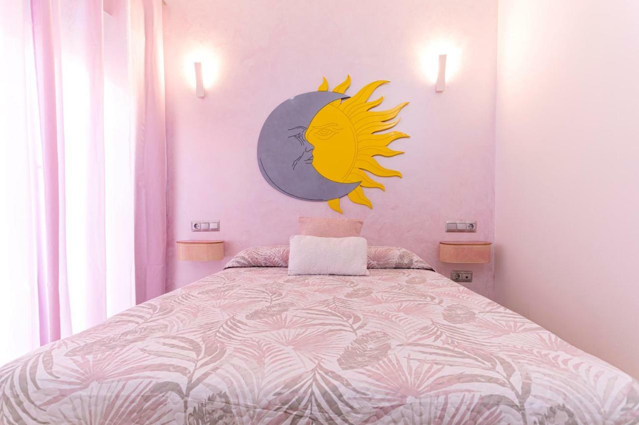 Apartamentos Momas La Casa De Mama Málaga Eksteriør bilde