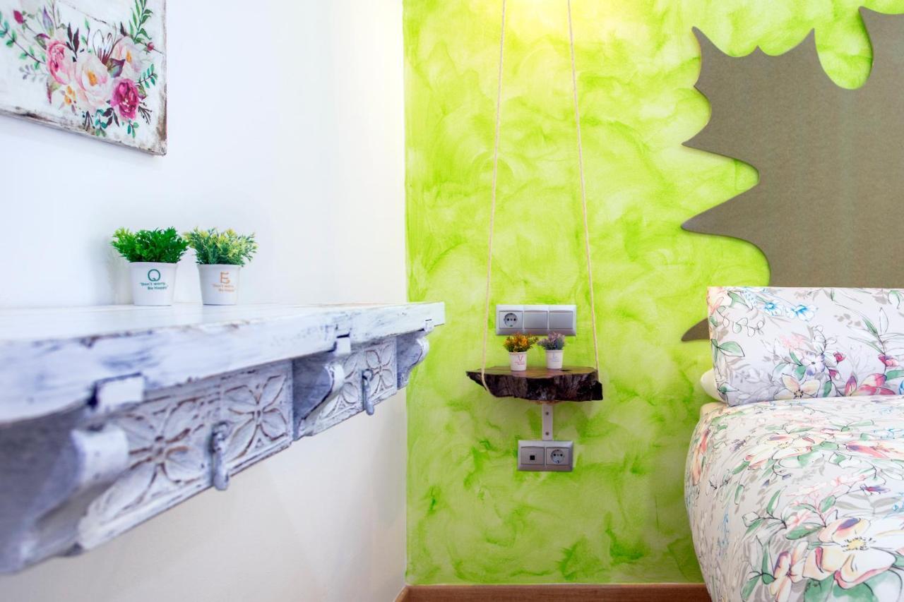 Apartamentos Momas La Casa De Mama Málaga Eksteriør bilde
