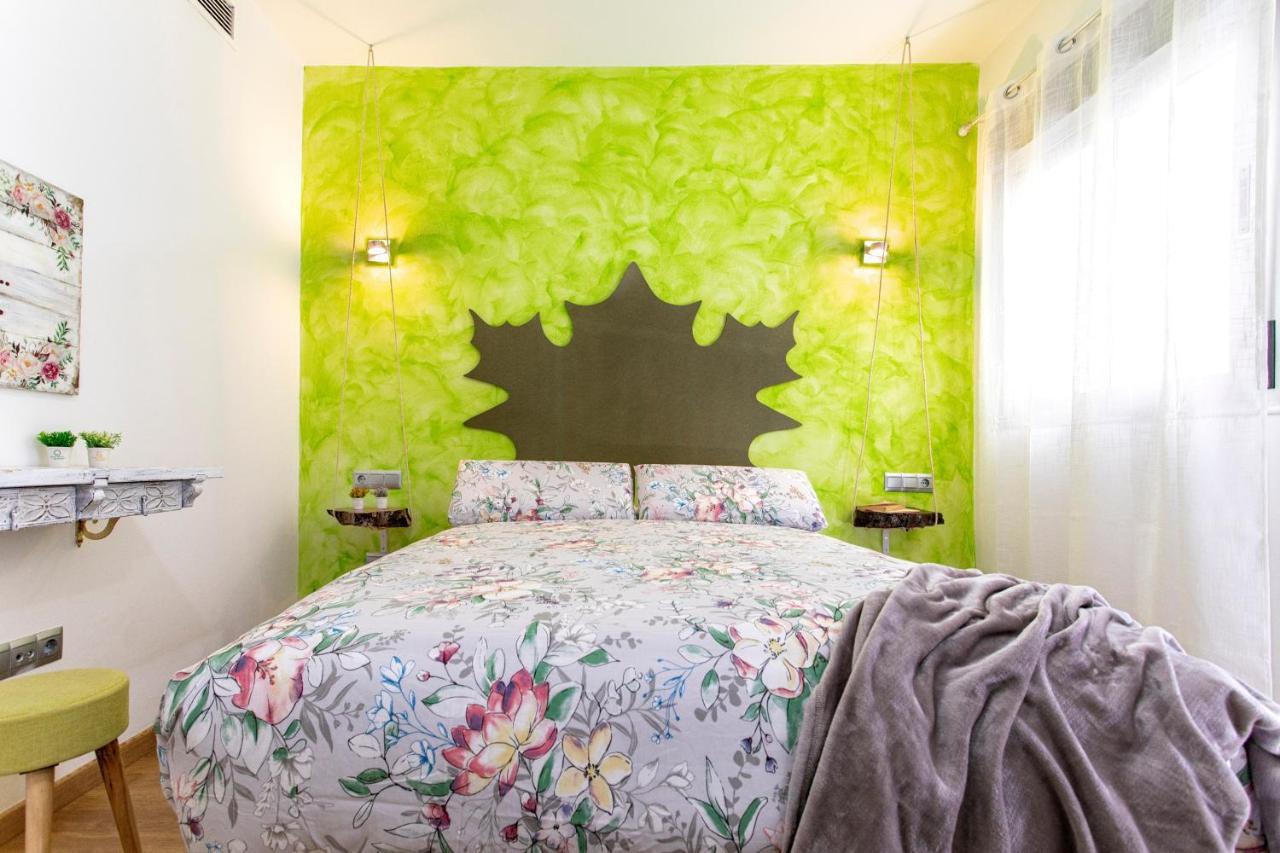 Apartamentos Momas La Casa De Mama Málaga Eksteriør bilde